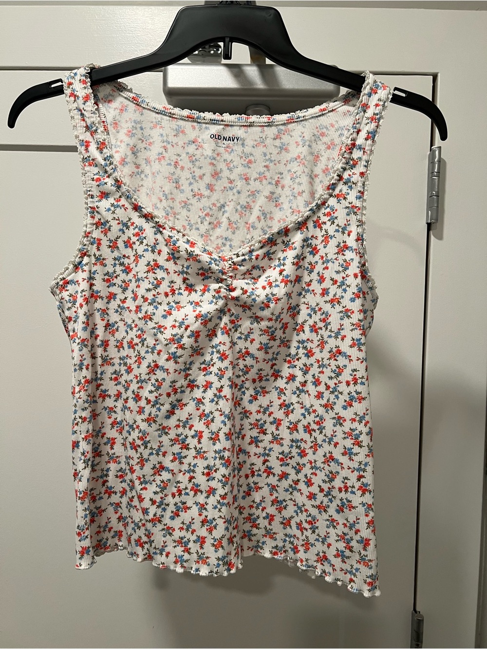 Old Navy White Ribbed Women’s Tank Top with Red & Blue Florals